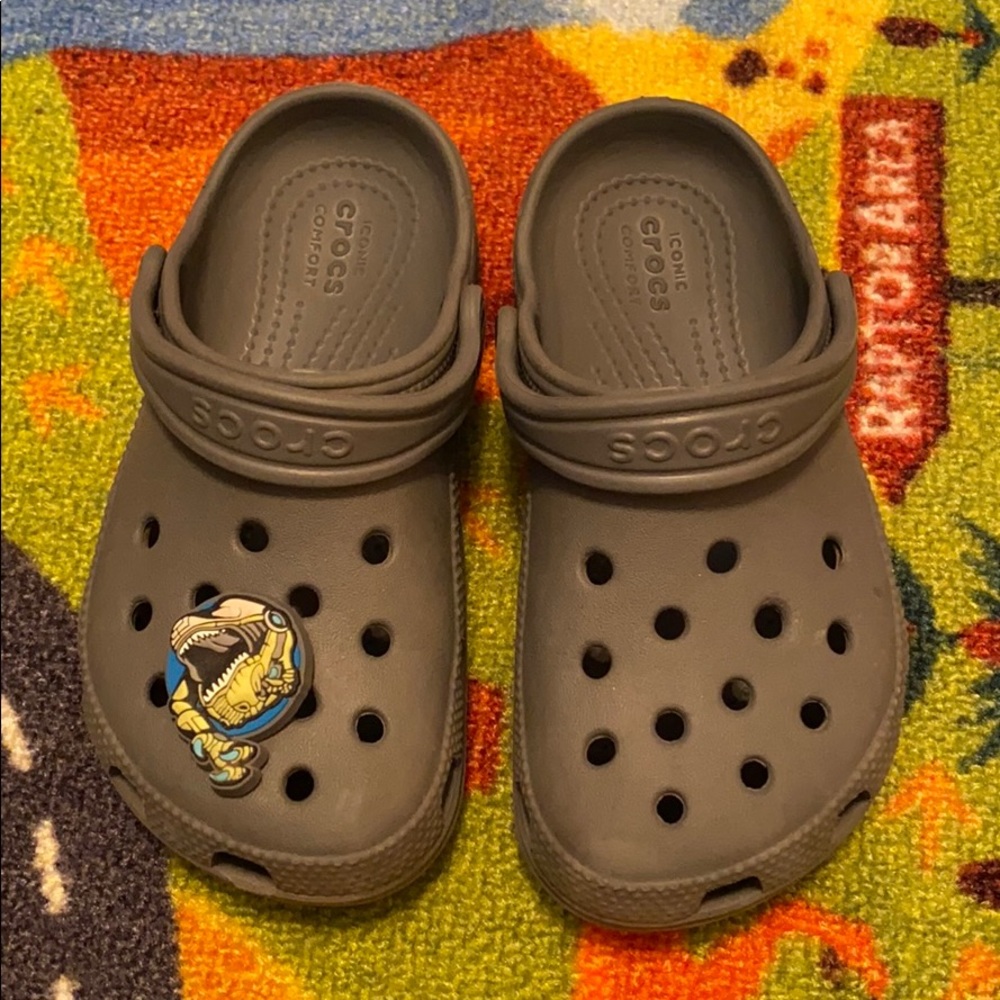 Crocs size 10 toddler